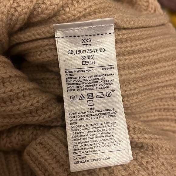 Banana Republic cashmere sweater - Picture 3 of 3